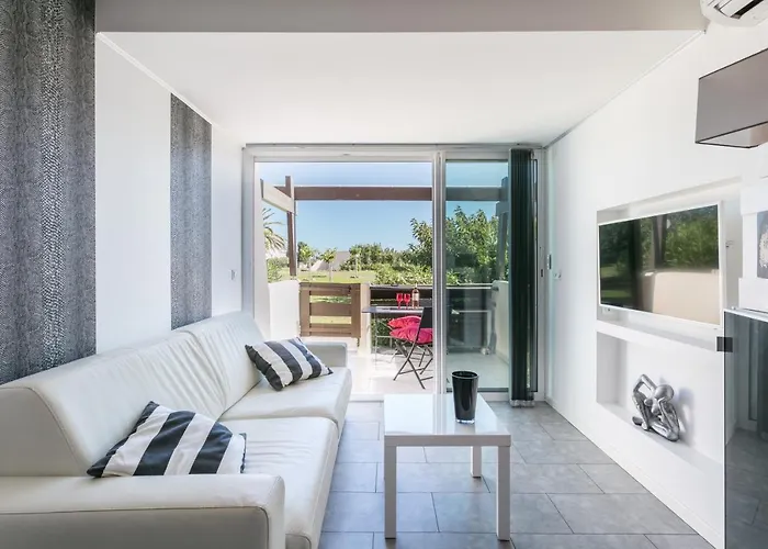 Garden Port Nature アパート *